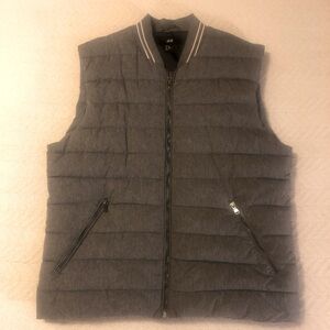 H&M Gray printed puffer vest with ribbed collar. Size 50 EU/40 US.